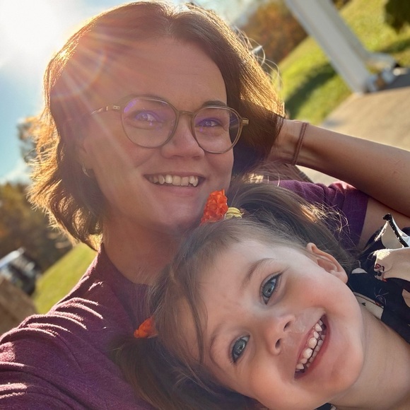 Meet your Posher, Kasey - Picture 1 of 2